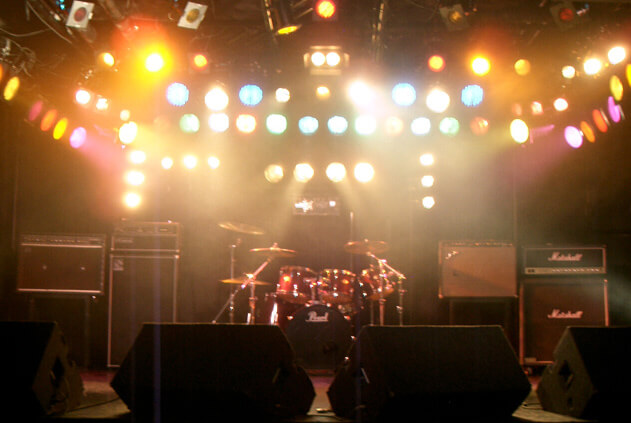 sakae_mujica_toppage_stagephoto_080420